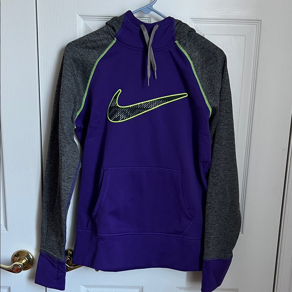 Nike Women’s Therma-Fit Purple and Gray Sweatshirt - Size Medium